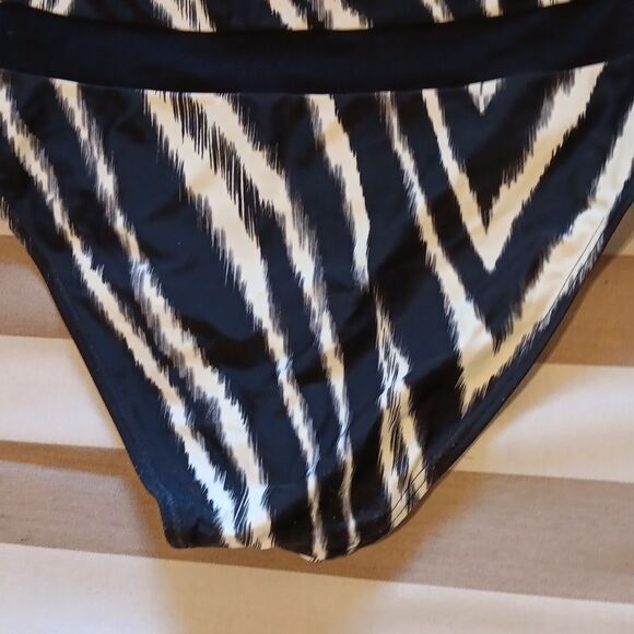 DKNY Black Nylon Spandex One Piece Swimsuit. Strapless. Illusion. - Picture 7 of 12